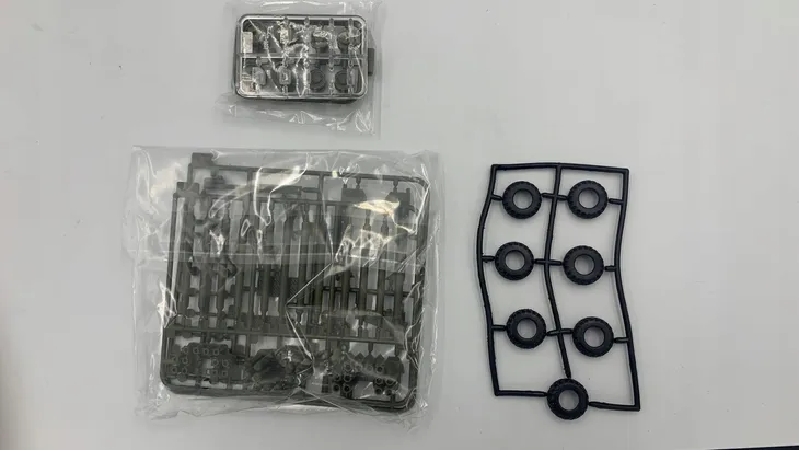 9a52-2-smerch-russian-long-range-rocket-launcher-model-9a52