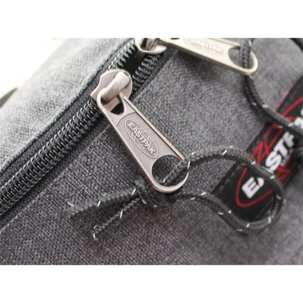 springer-black-denim-marka-eastpak
