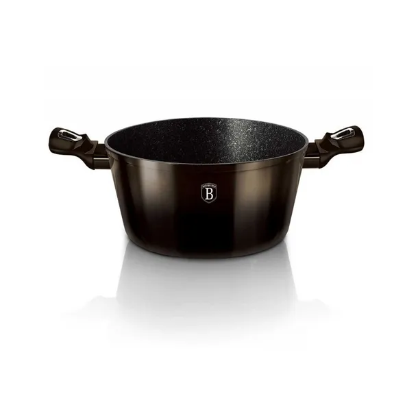 shiny-black-marka-berlinger-haus