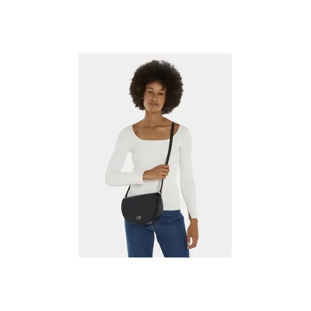 daily-saddle-marka-calvin-klein