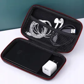 uniwersalne-twarde-etui-na-sluchawki-carbon-czarn
