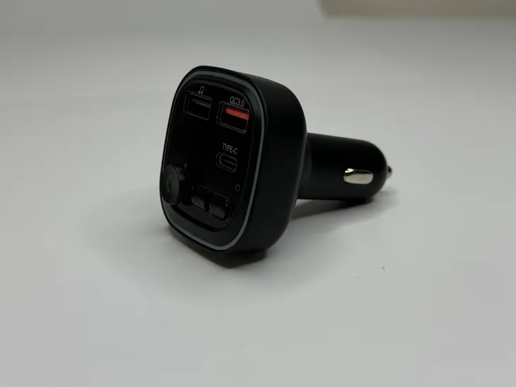 transmiter-samochodowy-qualcomm-3-0-adapter-bluetooth-stan-nowy