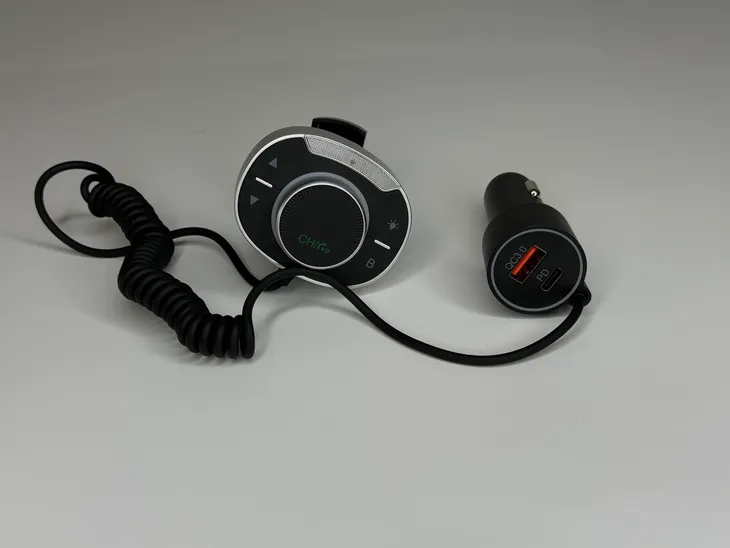 transmiter-samochodowy-bluetooth-fm-mp3-usb-stan-nowy