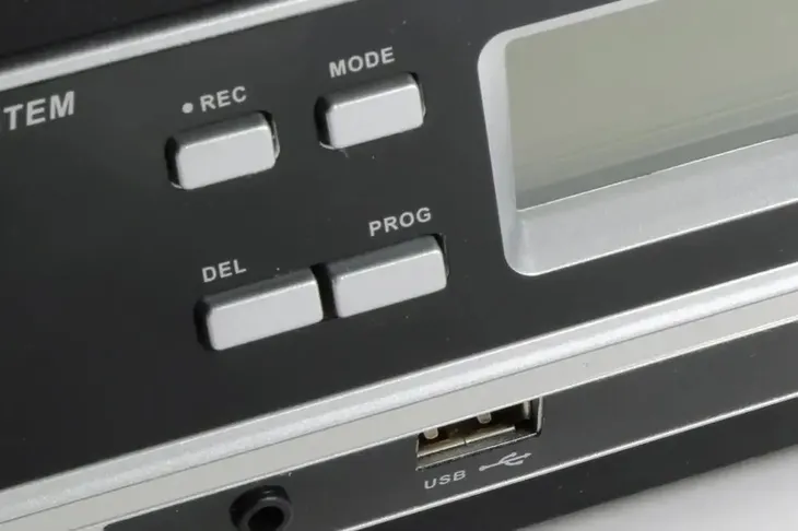 gramofon-technaxx-tx-22-czarny-naped-paskowy