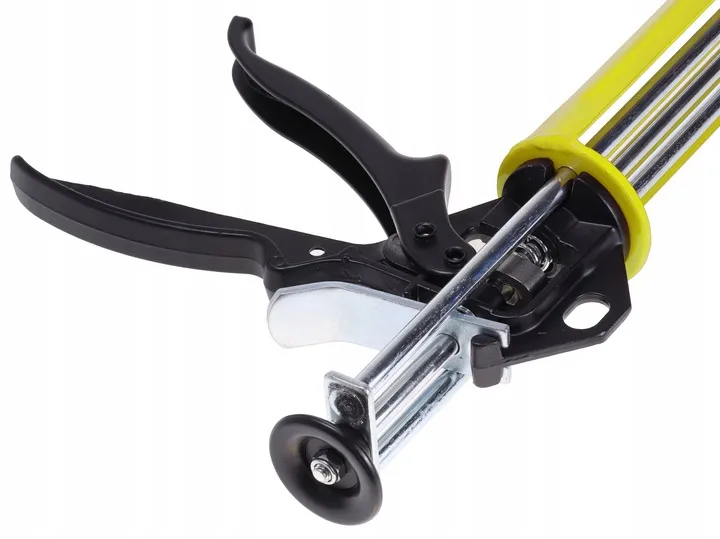 wyciskacz-pistolet-do-silikonu-mas-potrojny-mocny