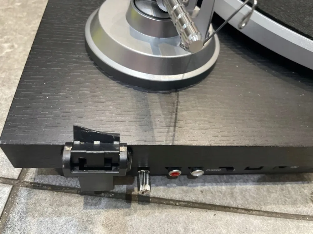 gramofon-lenco-ls-500bk-czarny-stan-powystawowy