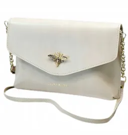 laura-biaggi-elegancka-kopertowka-wizytowa-skora-bezowa-matowa-logo-pasek