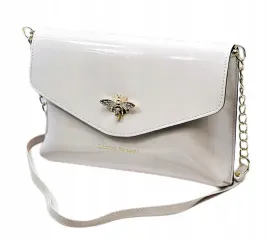 laura-biaggi-elegancka-kopertowka-wieczorowa-skora-bezowa-lakierowana-logo