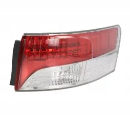 lampa-tylna-toyota-avensis-iii-2010-2011-2012-2013-2014-2015-2016-2017-2018
