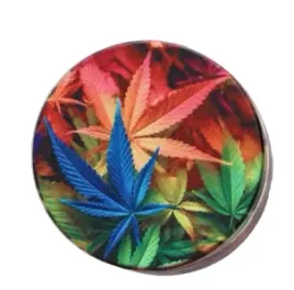 kolorowy-mlynek-do-tytoniu-grinder-metalowy-z-kolorowymi-listkami-marihuany