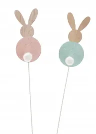 drewniany-zajaczek-na-piku-mix