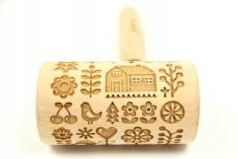 grawerowany-walek-do-ciasta-skandynawski-domek-ptaki-stworz-magie-w-kuchni