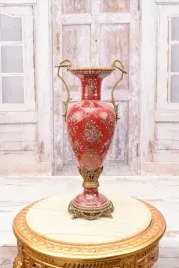 czerwony-wazon-waza-porcelana-okucia-z-brazu-secesja-syg