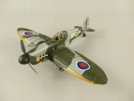 zabytkowy-metalowy-samolot-p-40b-spitfire-model-kolekcjonerski