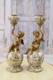 2-swieczniki-porcelana-braz-sygnowane-francuskie-amory-anioly