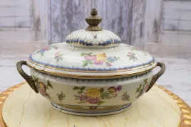 krolewska-waza-na-zupe-patera-porcelana-zlocenia-okucia-z-brazu