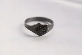 srebrny-sygnet-pierscionek-niemiecki-srebro-pr-800-niemiecki-krzyz