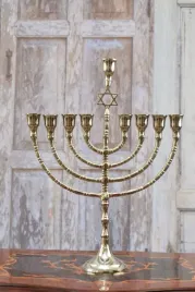 srebrny-aluminiowy-swiecznik-zydowski-menora-chanuka-judaica