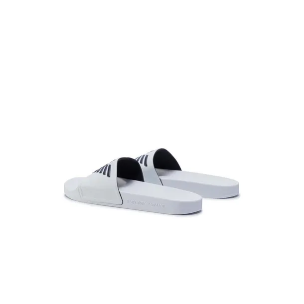 pool-mod-slides-marka-armani
