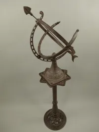 zeliwny-zegar-sloneczny-120cm-dom-ogrod-gnomon