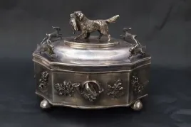 srebrna-mysliwska-cukiernica-pies-wyzel-z-zajacem-carska-rosja-84-srebro