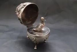 srebrne-mysliwskie-jajo-srebro-jajko-carska-rosja-pr-84-kaczka-rubiny