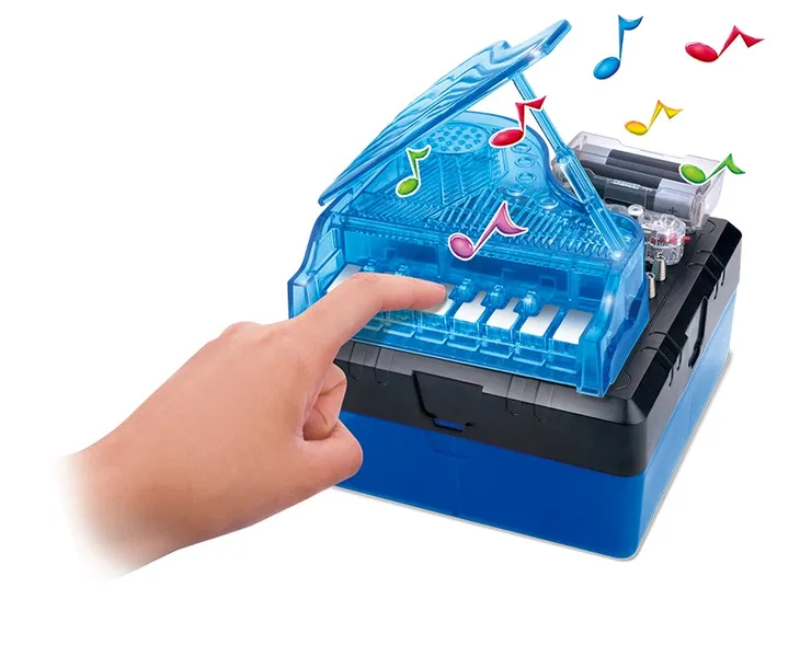 dumel-cudowne-pianino-wiek-dziecka-8-lat