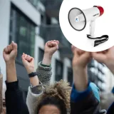 megafon-vonyx-meg018-18w-funkcje-wbudowany-mikrofon-odtwarzanie-plikow-audio-funkcja-powerbanku-tryb-glosnomowiacy-odbieranie-polaczen-odpornosc-na-zachlapanie-radio-fm-funkcja-karaoke-brak