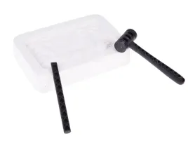 zabawkowy-maly-archeolog-wykopaliska-kamienie