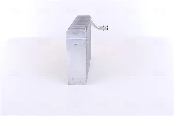 parownik-nissens-92235-wersja-europejska