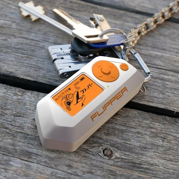 flipper-zero-basic-wielofunkcyjne-narzedzie