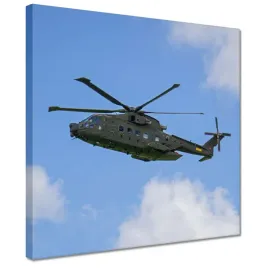 obrazy-30x30-wojskowy-helikopter-w-powietrzu-latajacy-sprzet