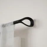 umbra-karnisz-loop-1-107-305-cm-czarny-dlugosc-drazka-305-cm