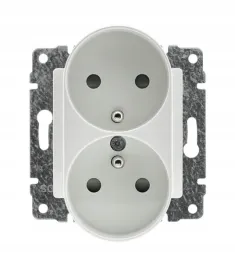 vena-gniazdo-podwojne-z-uziem-i-przeslona-do-ramki-2x2p-z-520447