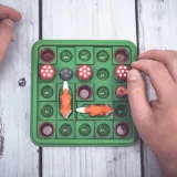 gra-hop-do-norki-smart-games-7-material-papier