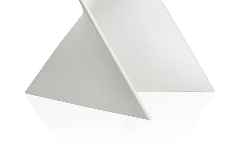 stolik-zik-bialy-ksztalt-blatu-narozny