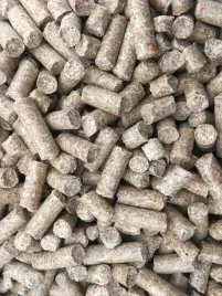 otreby-pszenne-granulowane-bio-dla-koni-z-pokrzywa-i-marchewka