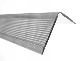 katownik-ryflowany-progowy-40-x-25-x-2-1-5-15m-ozdobny-aluminiowy-schodowy