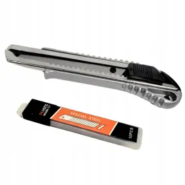 noz-stalowy-nozyk-do-tapet-z-10-ostrzami-wymiennymi