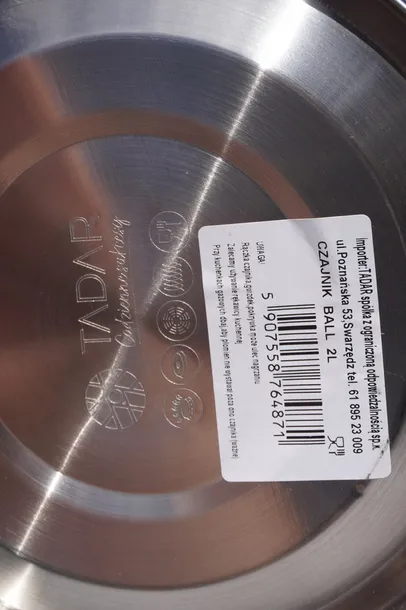 czajnik-2l-czarny-material-stalowy