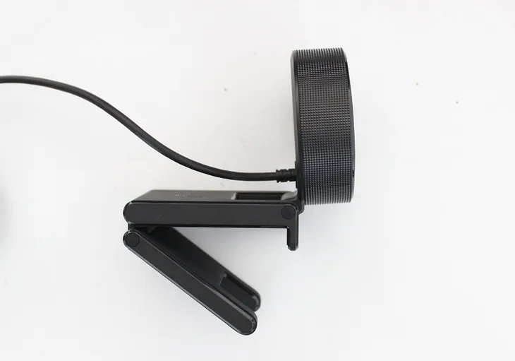 razer-kiyo-x-wbudowany-mikrofon-tak