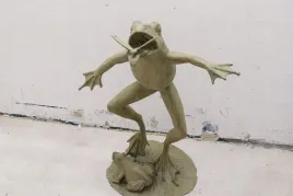 plujaca-zaba-z-wazka-fontanna-figura-z-brazu