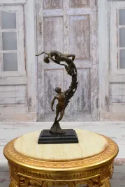 mloda-para-tancerze-akrobaci-figura-z-brazu