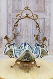 patera-koszyk-porcelana-braz-niebieski-koszyczek