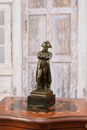 napoleon-bonaparte-wodz-figura-z-brazu-rzezba