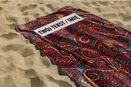 recznik-czerwone-wzory-z-twoim-dowolnym-tekstem-75x50-016b