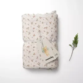 otulacz-muslinowy-120x120-cm-bezowy-z-kwiatowym-wzorem-dla-niemowlat