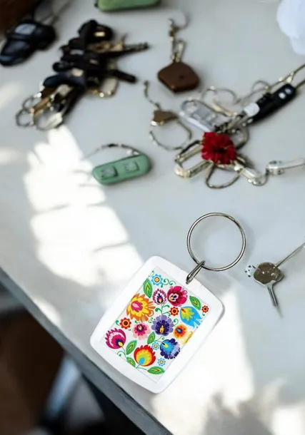 brelok-prostokatny-lowicz-bialy