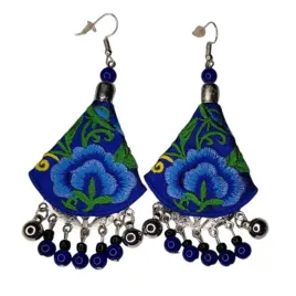 kolczyki-z-kwiatem-piwonii-haftowana-elegancja-inspirowana-natura