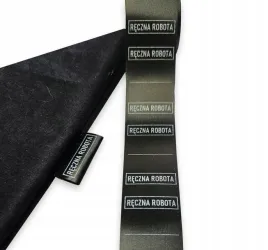 metki-wszywki-odziezowe-reczna-robota-na-rolce-satyna-25x38mm-x-25szt